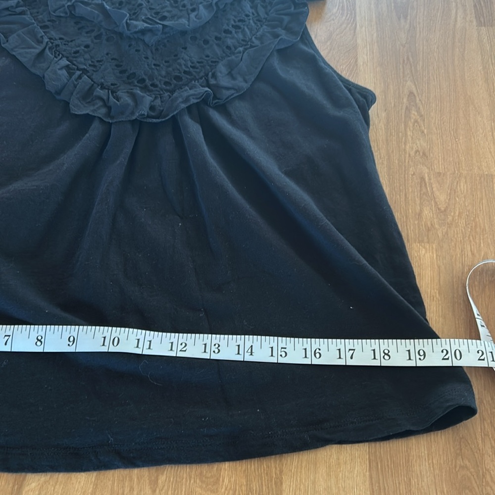 Elegant Black Sleeveless Top - Picture 9 of 10